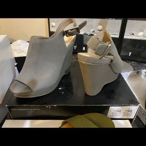 Calvin Klein size 7 Gray suede worn one time